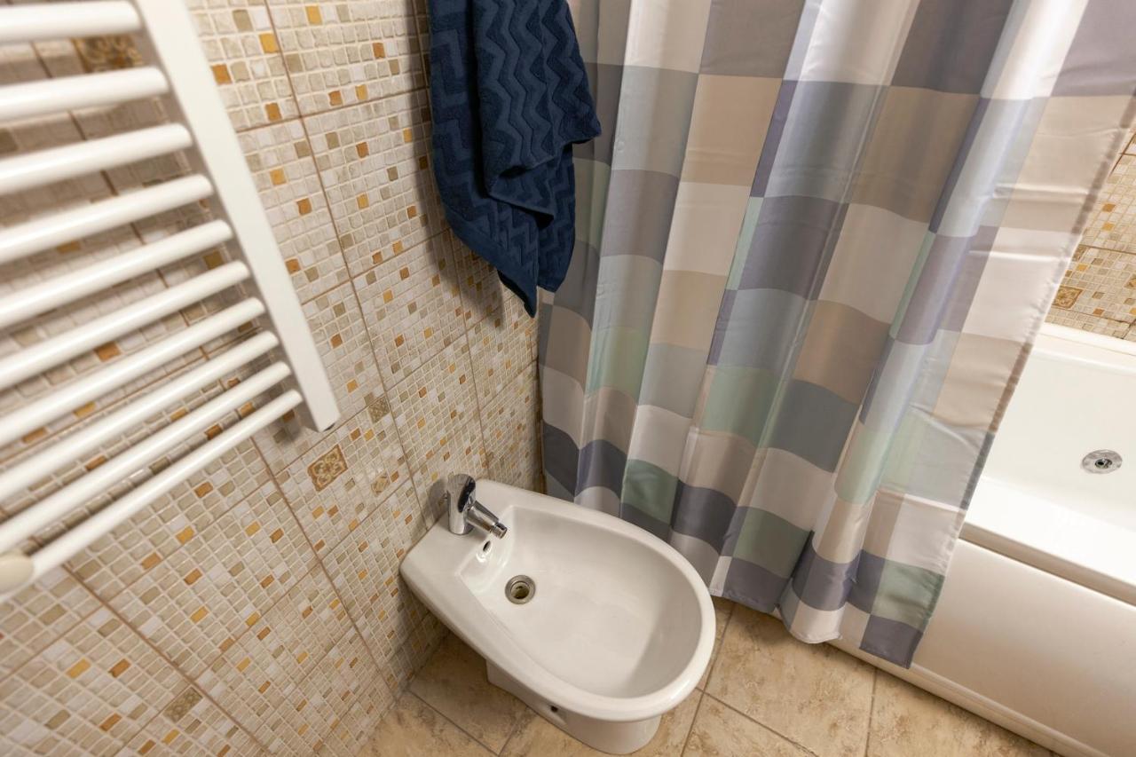 13 Septembrie Apt, Near Marriott Bükreş Dış mekan fotoğraf